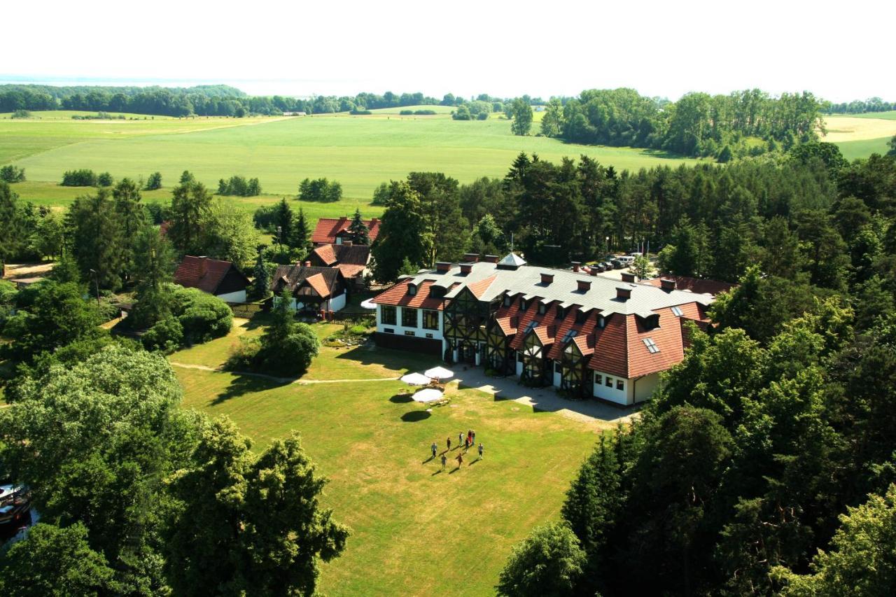 Pan Dom Pracy Tworczej W Wierzbie Wierzba エクステリア 写真