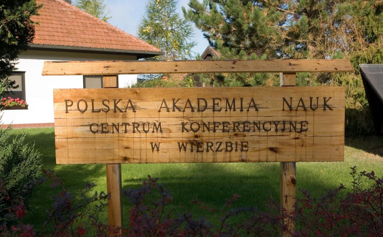 Pan Dom Pracy Tworczej W Wierzbie Wierzba エクステリア 写真
