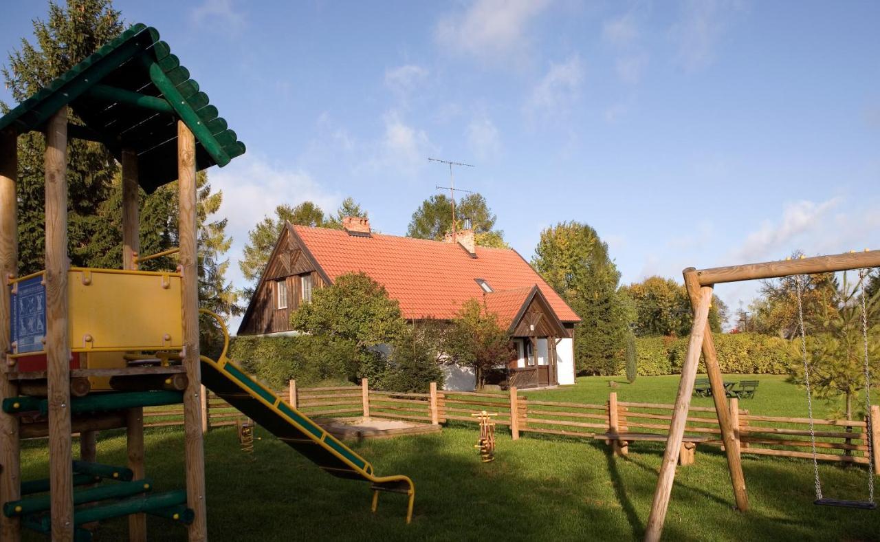 Pan Dom Pracy Tworczej W Wierzbie Wierzba エクステリア 写真